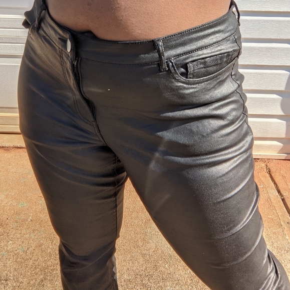 Faux leather size 16 Stretchy pants midrise - Picture 3 of 4